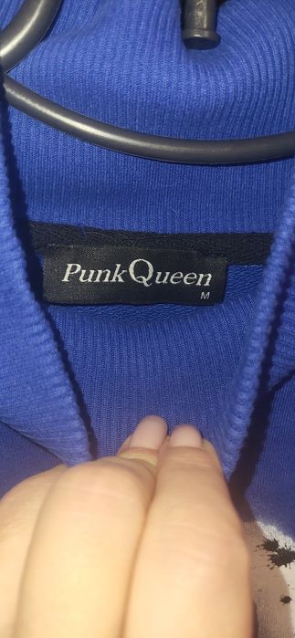 Женский свитшот.