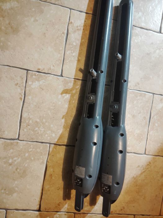 NICE PLUTO 5015 ,MOBY 5015 Siłownik do bram 230V