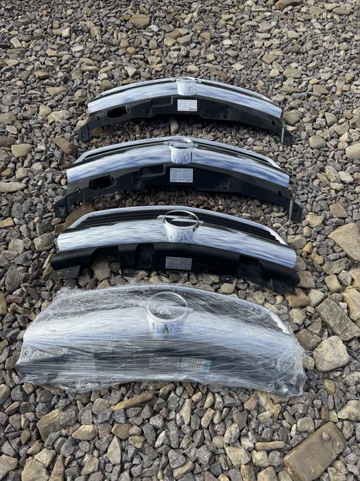 Решітка радіатора Opel (Astra H) (Zafira B) рестайл