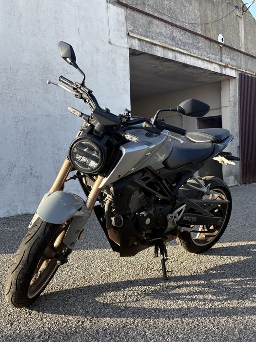 Honda  CB 125 R