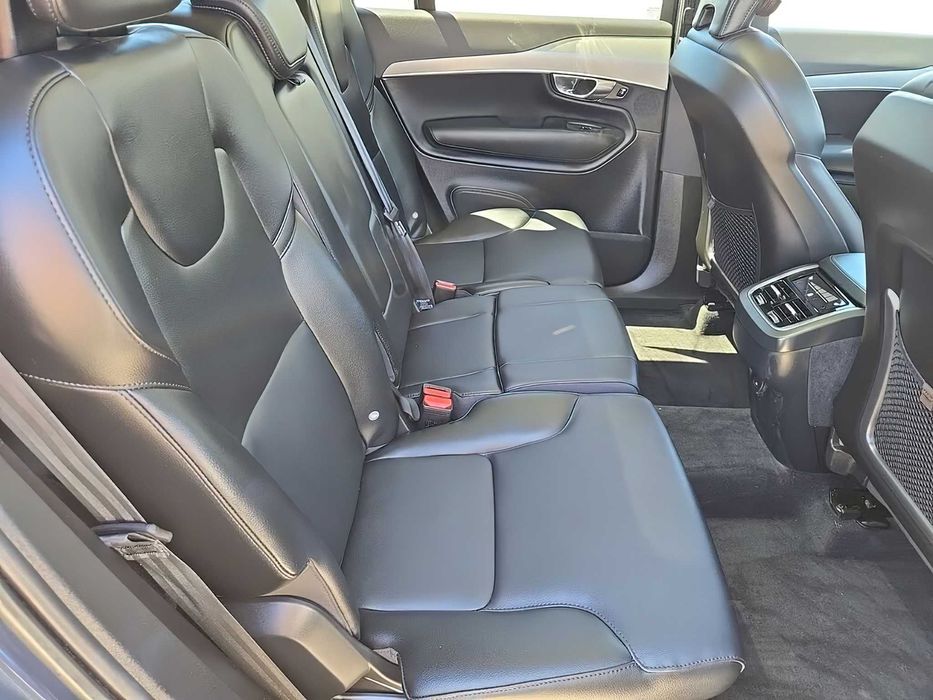 Volvo XC90 T5 Momentum      2022