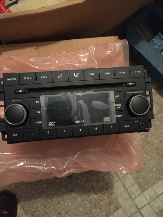 Rádio original Jeep Wrangler JK para 2 e 4 portas e Dodge Journey crd