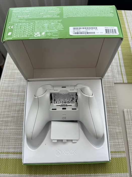 Xbox series/one геймпади,джойстики.