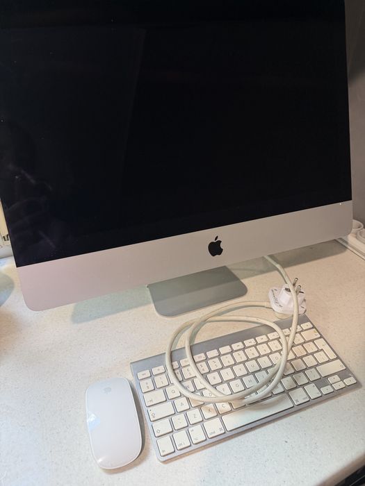 Apple iMac 21.5” (2013) / i5 / 8GB / 1TB мышь+клавиатура
