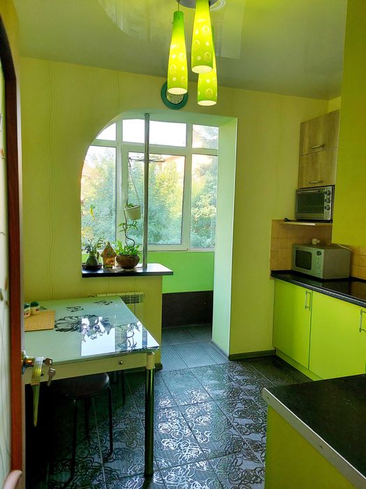 метро Дорогожичі,вул.Рилеева 25. Подільский район.