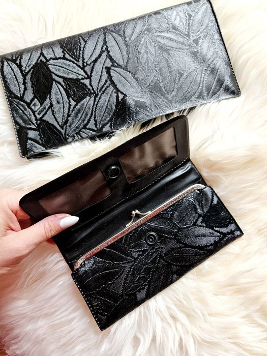 Elegancka czarna kopertówka z portfelem