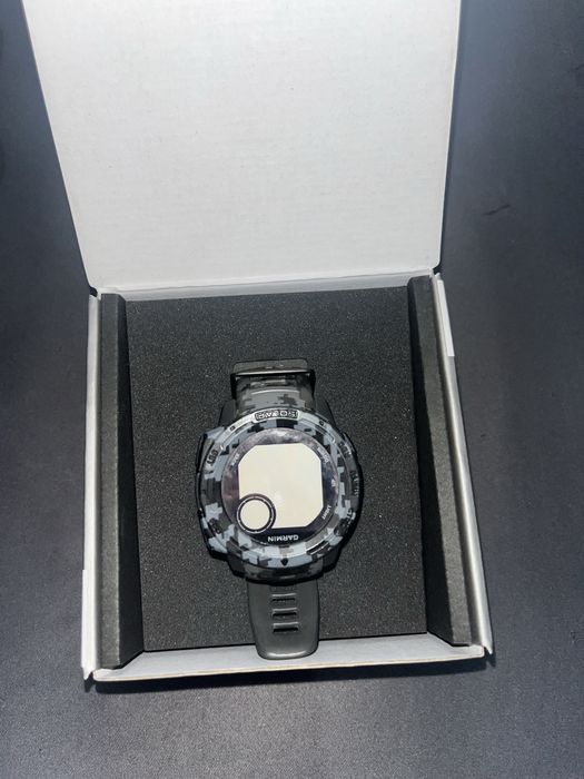 Garmin instic solar camo