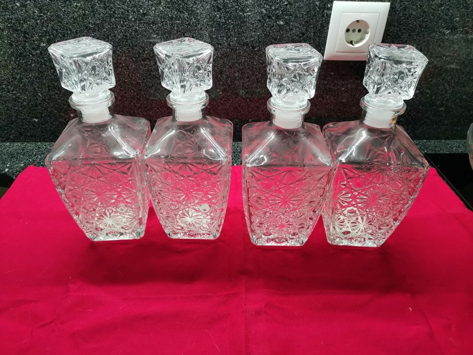 11 garrafas de Licor, novas, diferentes tamanhos