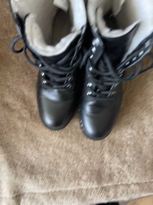 Buty czarne sznurowane ocieplane futerkiem