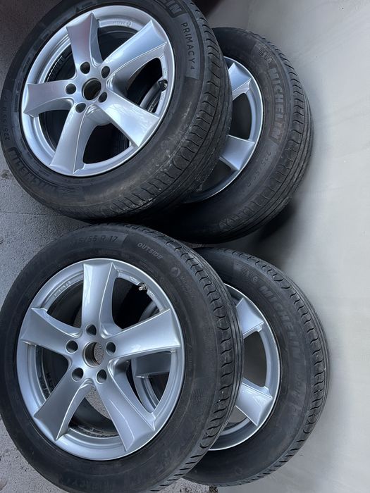 Felgi aluminiowe 17  z oponami letnimi