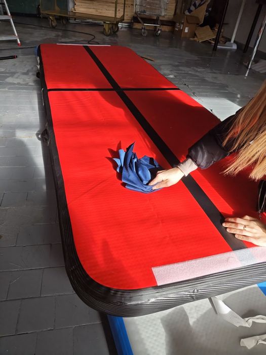 Materac do ćwiczeń dmuchany z pompką elektryczną 3m x 1m