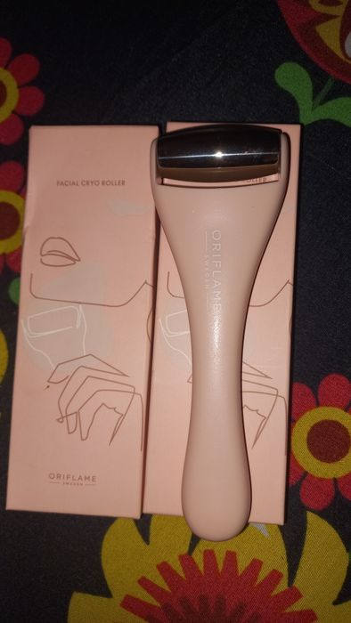 Roller chłodzący do twarzy oriflame