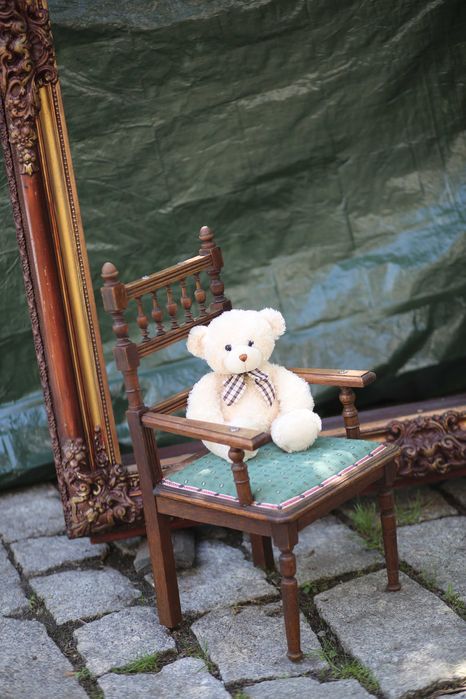 stare krzesło dziecięce