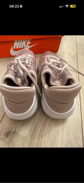 Nike Air rozmiar 40 satyna pudrowy róż