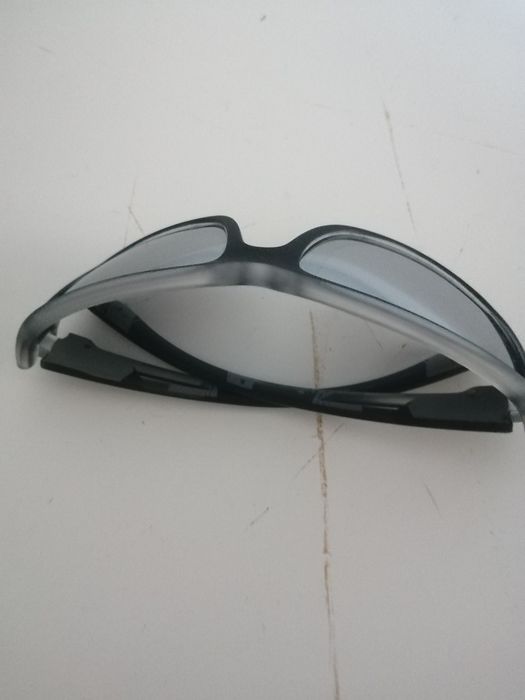 Vendo óculos cinzentos (portes incluídos)
