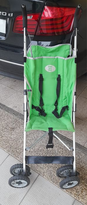 Carrinho de passeio de criança em alumínio,  impecável