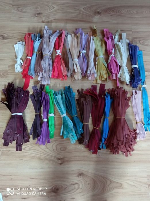 Zamki błyskawiczne.