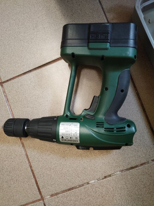 Wkrętarka akumulatorowa z baterimi i ładowarką JIN DING 20,4 V