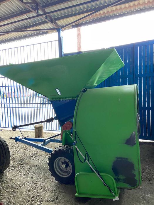 Завантажувач зерна AG - BAG G250