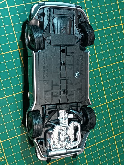 Porsche 911 (930) Turbo,  Welly 1/24