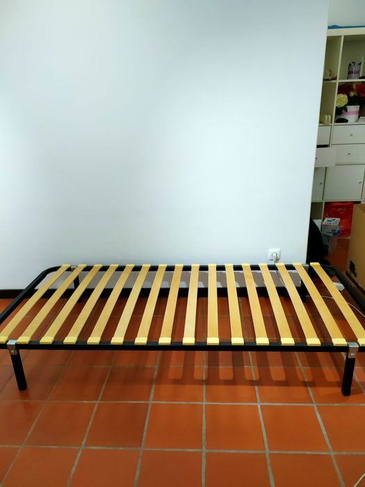 Estrado com pés IKEA