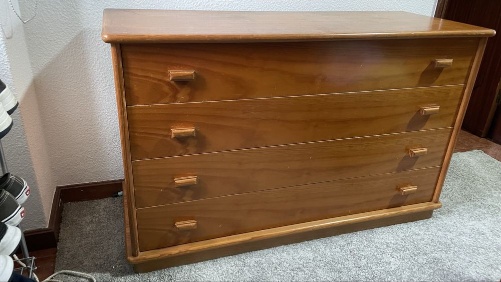 Comoda madeira 4 gavetas