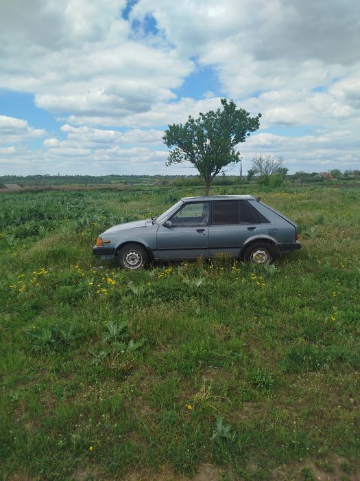 Продам авто мазда 323