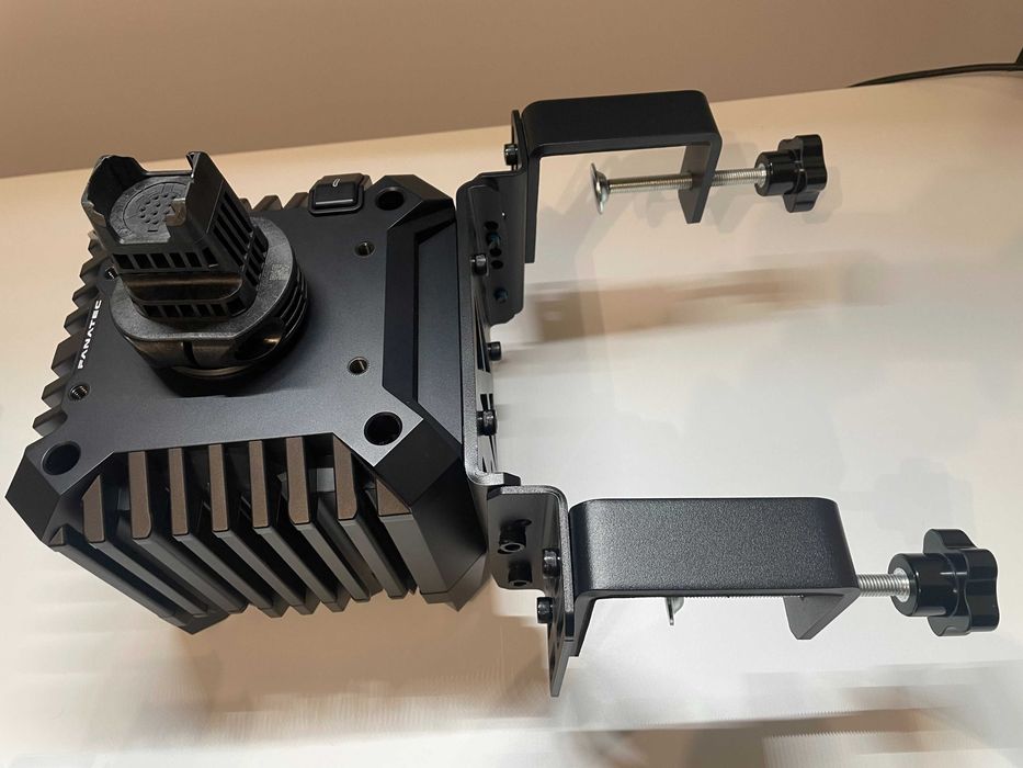 Kierownica Fanatec CSL DD 5Nm (możliwość 8Nm) + pedały+ uchwyt MOZA