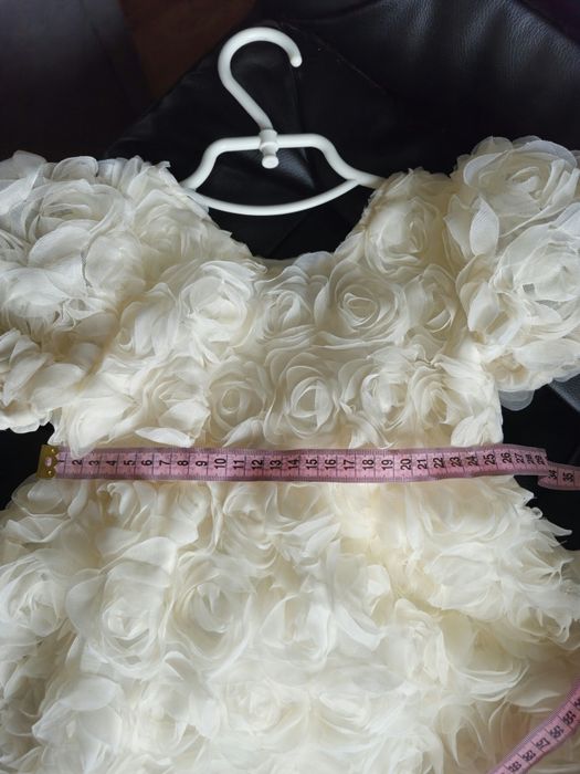 Дитяча святкова сукня з трояндами на 1-2 роки, 80-86р