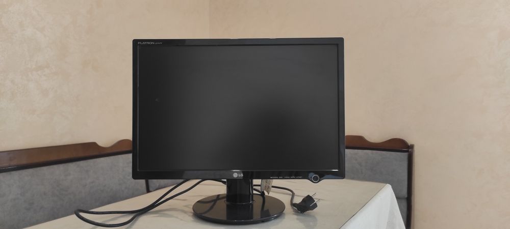 Монітор LG22 до компютера