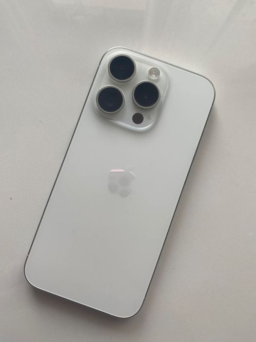 Sprzedam Iphone 15 pro