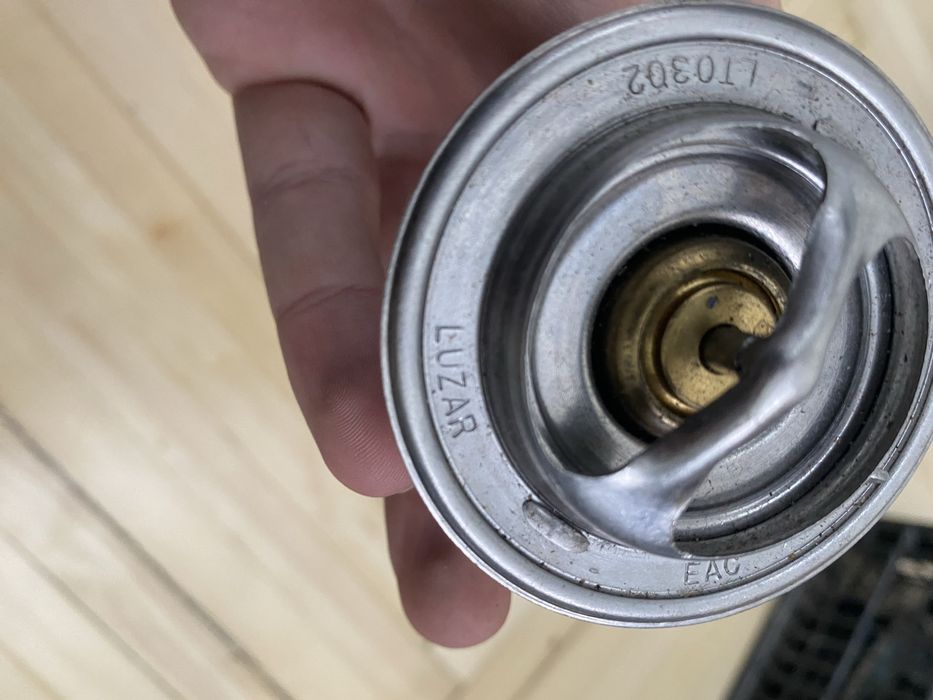 Термостат волга 24 /3110/3302/2217 (80 С) LUZAR LT 0302