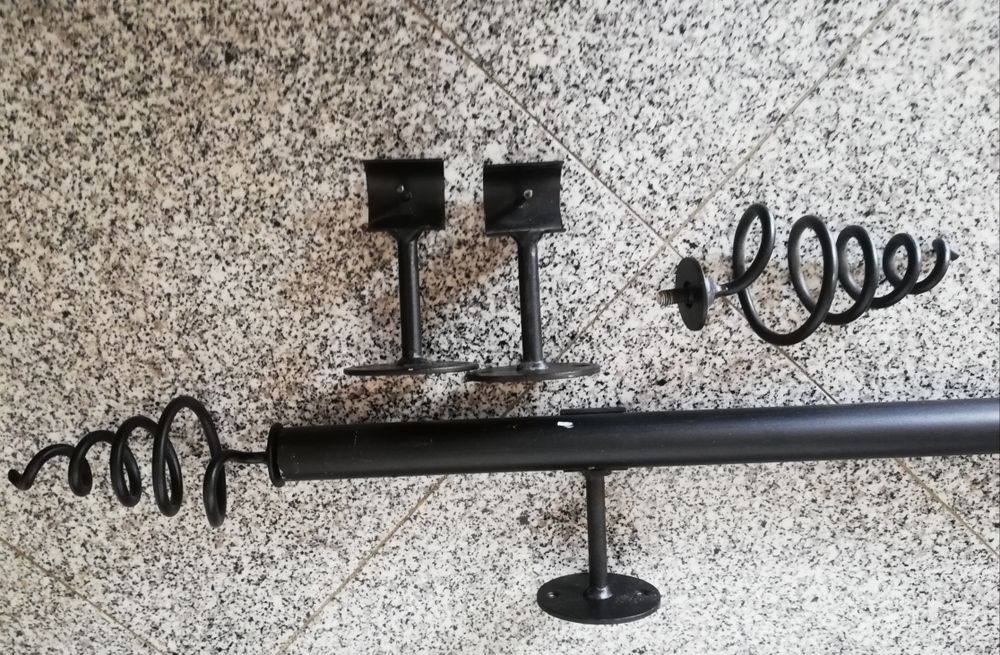 Varão cortinado em wangue