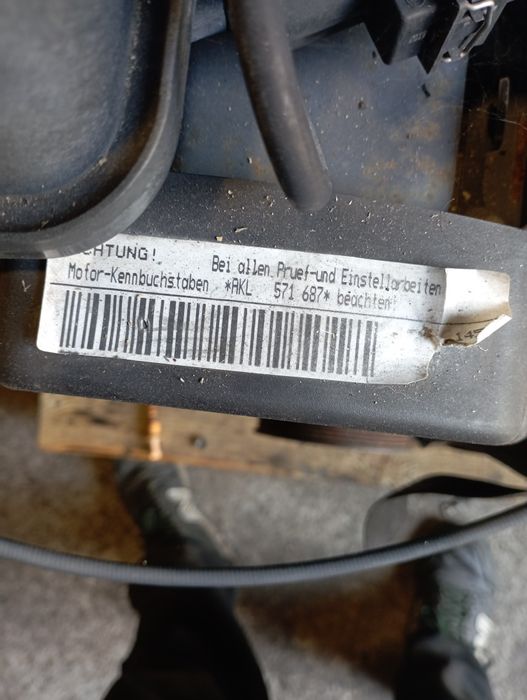 Двигун мотор vw golf 1.6 akl