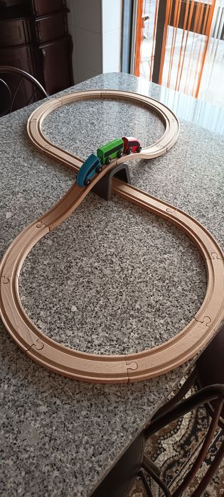 Pista Comboio madeira