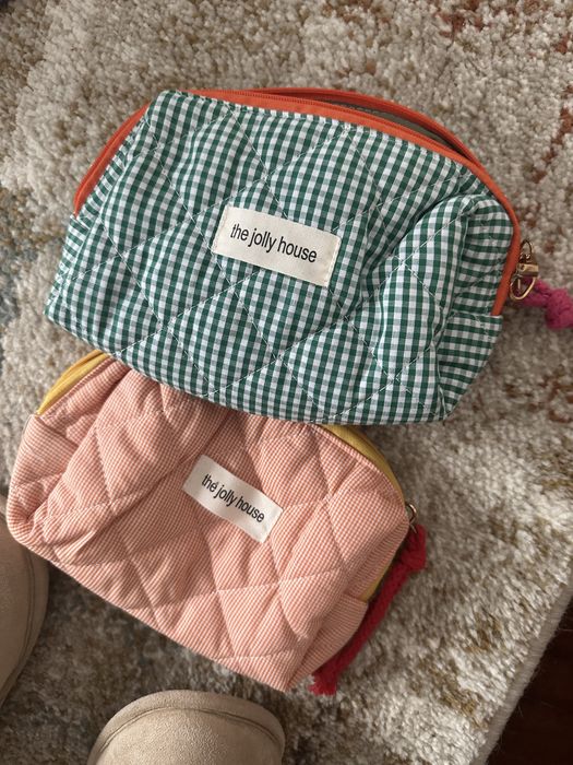 Dois necessaires com padrao vichy