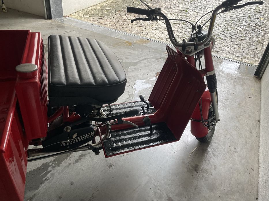 Dois Triciclos Famel Zundapp