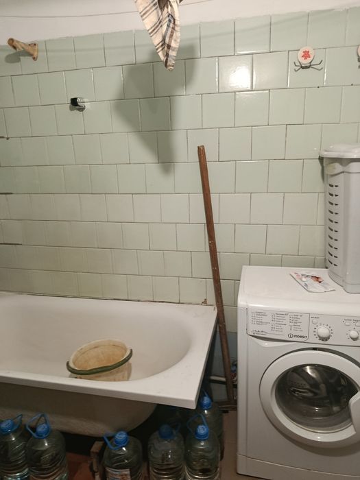 Продаю 3к/кв ул.Пушкинская ,гараж,закрытый двор 32000$