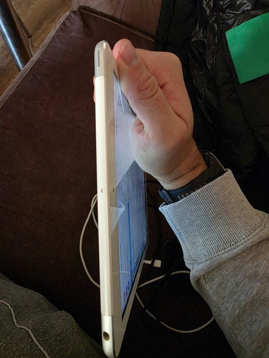 Ipad air 1 16gb черный и белый