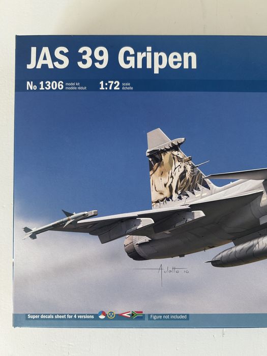 Samolot JAS 39 Gripen model Italeri 1306