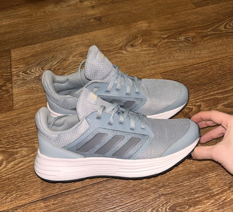 Кросівки для бігу adidas