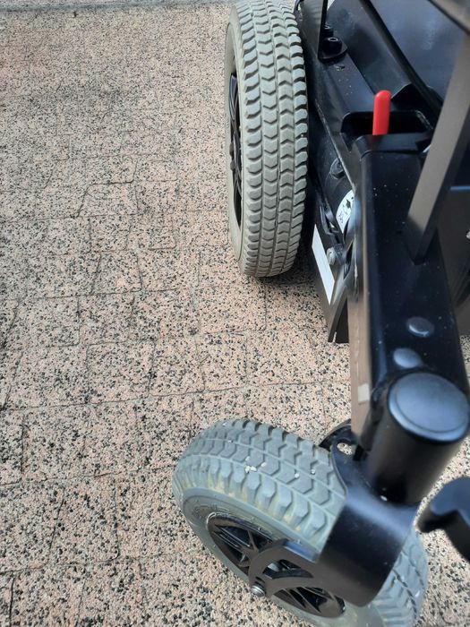 Wózek inwalidzki elektryczny Otto Bock B400