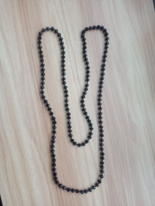 Намисто чорного та коричневого кольору