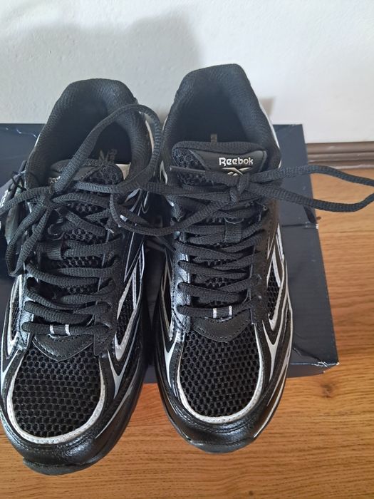 Sprzedam nowe buty Reebok CEO-BELWAVE  AR30278WBBS