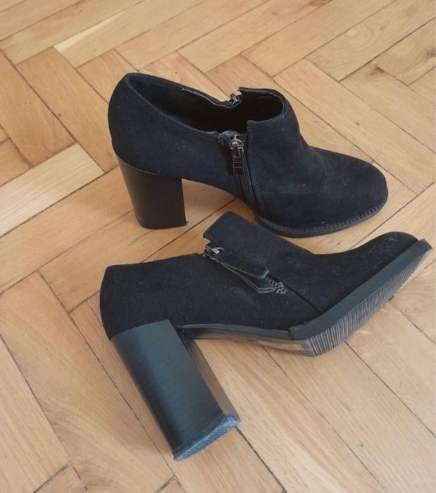 Продам женские туфли