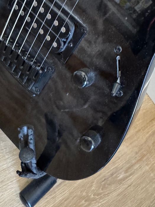 Guitarra Ibanez 7 cordas quase nova