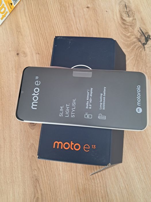 Telefon Motorola E 13