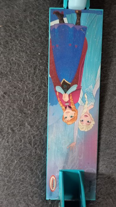 Trotineta de menina como nova