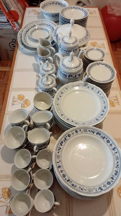 Serviços de jantar, chá e café