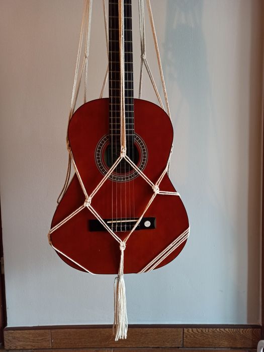 Uchwyt makrama na gitarę